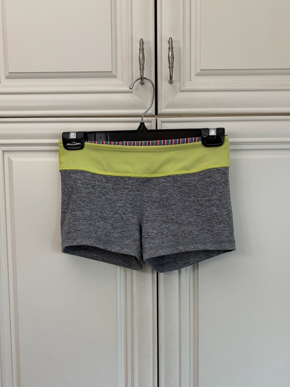 Ivivva by Lululemon girls reversible shorts 🍋